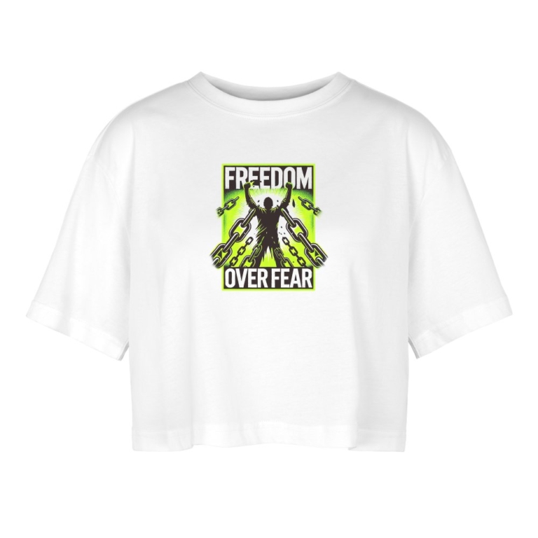 freedom-over-fear-frauen-oversized-cropped-t-shirt-weiss