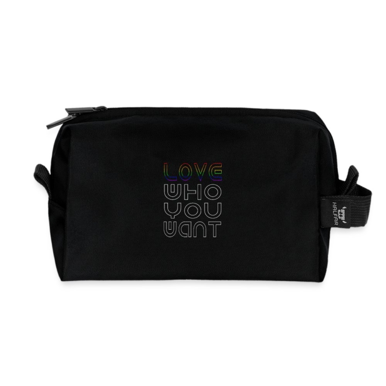 love-who-you-want-recycelte-kulturtasche-schwarz