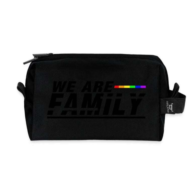 we-are-family-recycelte-kulturtasche-schwarz