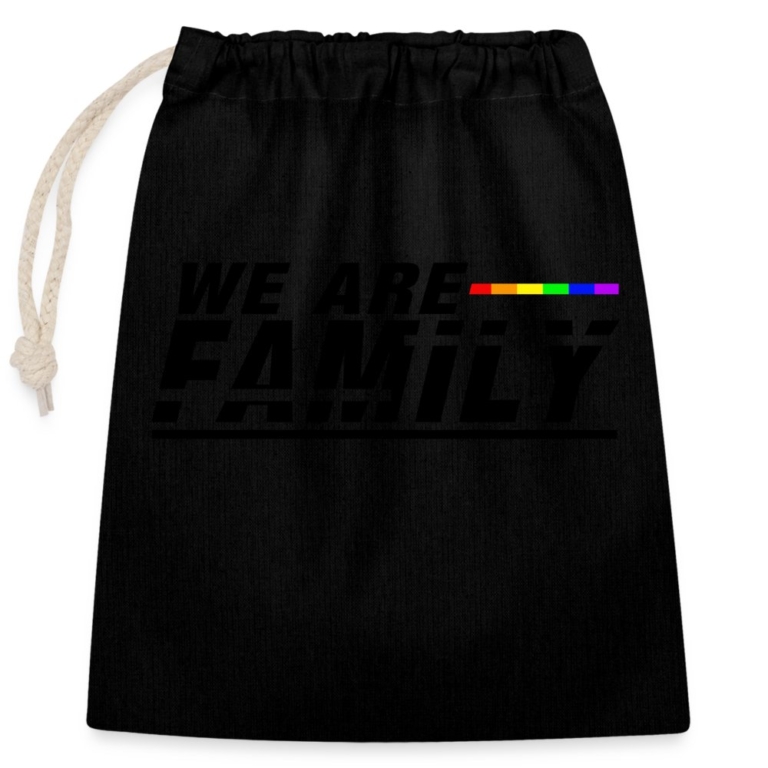 we-are-family-verschliessbarer-geschenkbeutel-aus-baumwolle-25x30cm-schwarz